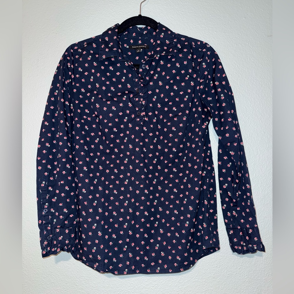 Banana Republic Dark Blue Floral half Button Down Shirt Size Small